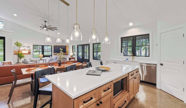 Leelanau Day Tripper - Modern Barndominium Retreat | Sauna Bikes Beaches W