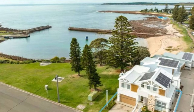 LegaSea Lodge - Beachfront