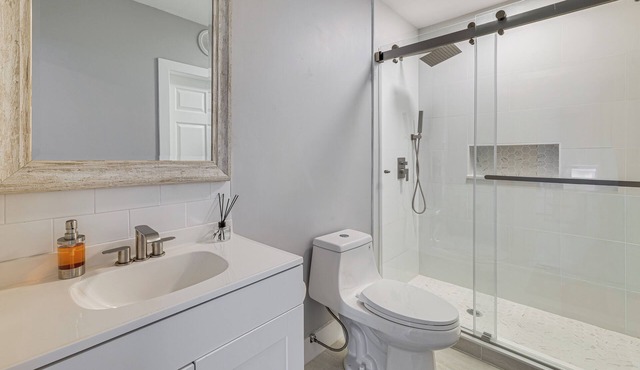 Legoland & Lakes Pool Home Pet Friendly