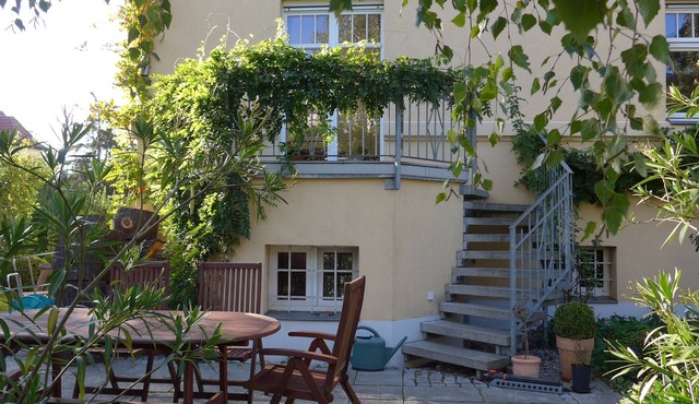 Leipzig:beautiful historic villa and garden, 2-10 persons family friendly