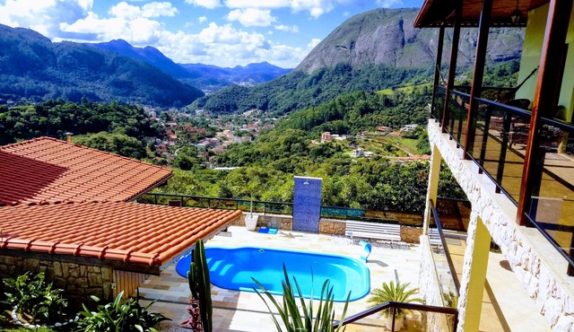 Leisure House with Pool