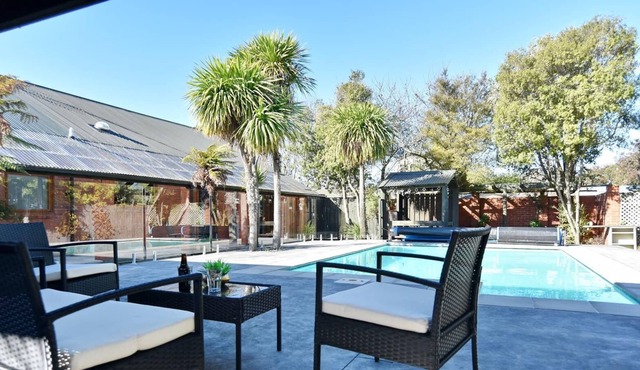 Leithfield Beach - Room to spread out with inground pool
