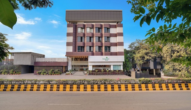 Lemon Tree Hotel Centre Point Jamshedpur
