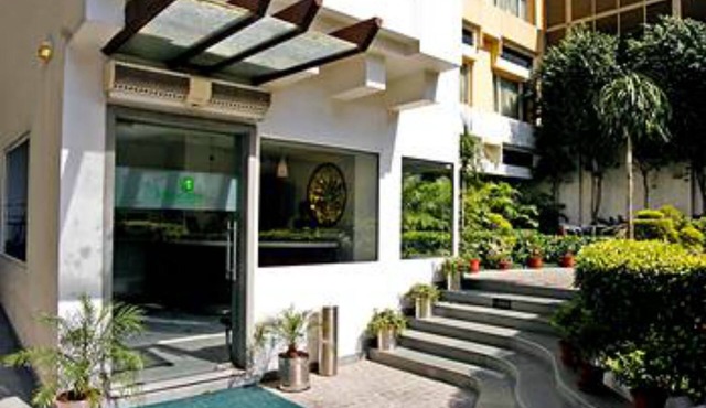 Lemon Tree Hotel, Udyog Vihar, Gurugram