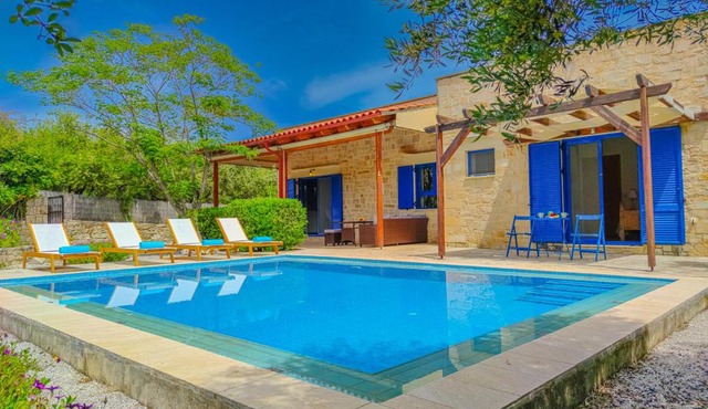 Lemon Tree Villa with Private Pool and Starlink Internet