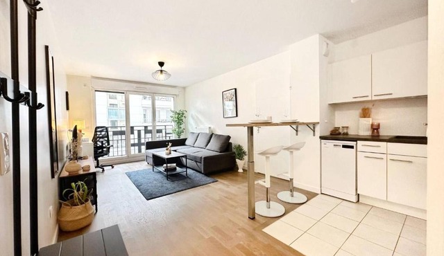 LEnsoleill Levallois Apartment near metro