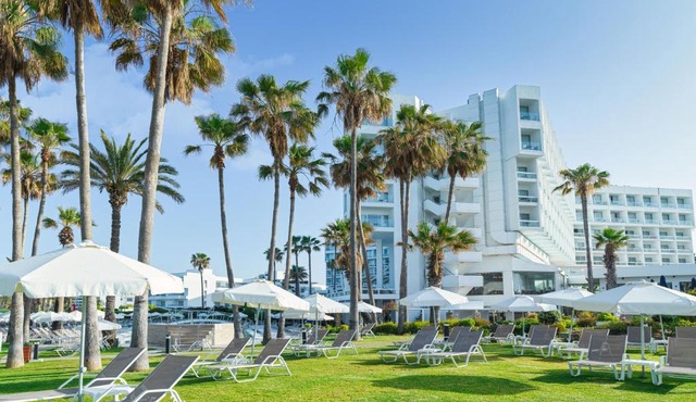 Leonardo Plaza Cypria Maris Beach Hotel & Spa