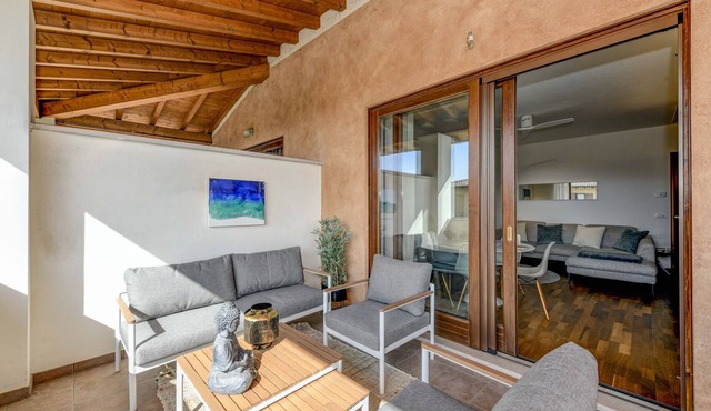 Leone: modern apartment in Moniga