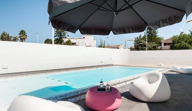 Leonida's Home - Shared Pool, Jacuzzi and beach 150mt