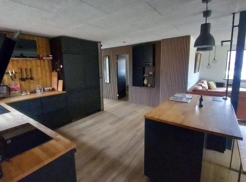 Leons House