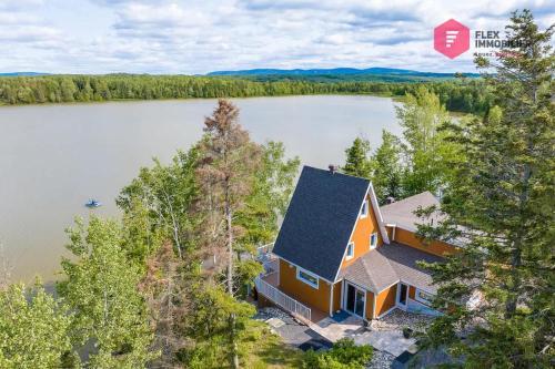 Les 3 Joyaux du Lac Michaud - Chalet Bord du lac Quai privé - Rimouski Matane