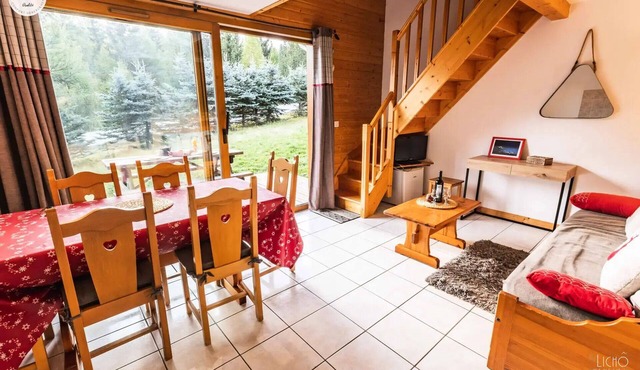 Les Chalets Margot - Chalets for 8 People