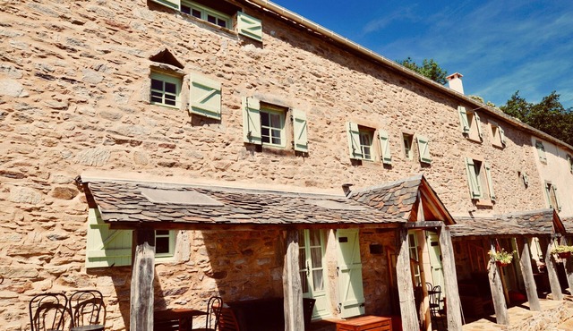 Les Coumayres - Rustic and charming farmhouse with panoramic mountain views, immersed in beautiful n