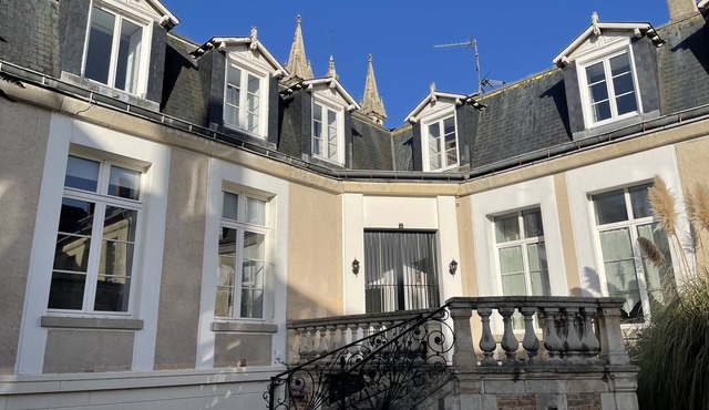 Les Hôtes d Eloise
