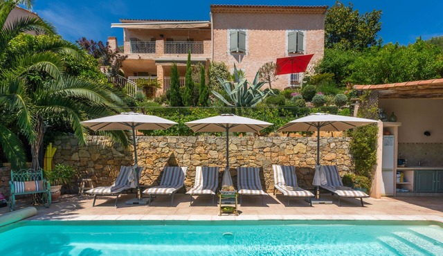 “Les Hauts De Taradeau”: Mountain View with Stunning Private Pool