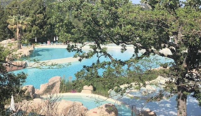 Les Restanques du Golfe de Saint-Tropez, 1600m2 water park, wave pool