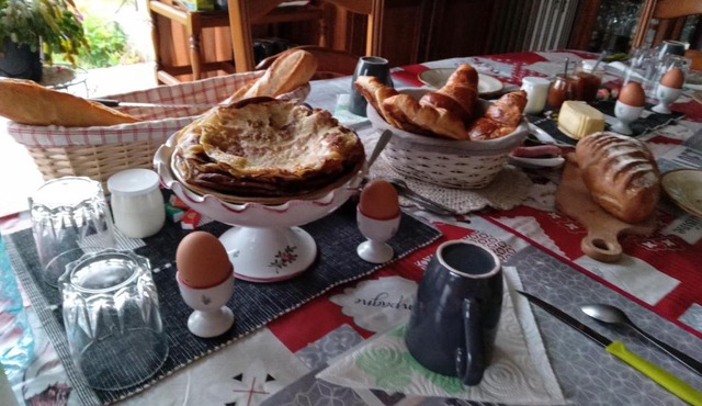 Les Trois chambres de LYLY situées a Brou