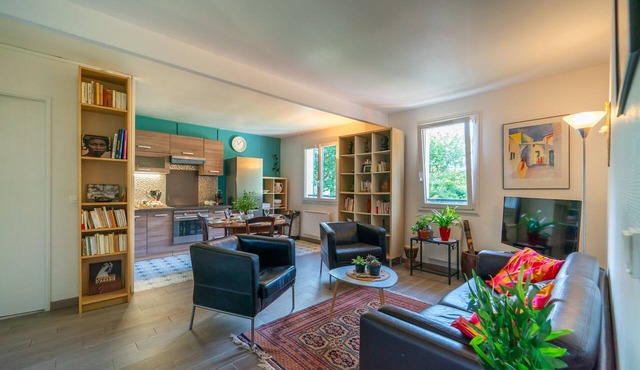 Les Volets Bleus - Three Bedroom Apartment, Sleeps 6