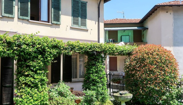 Letizia (DGO232) by Interhome