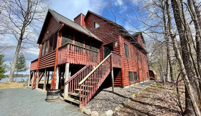 Level Frontage,Close to the boat Launch!