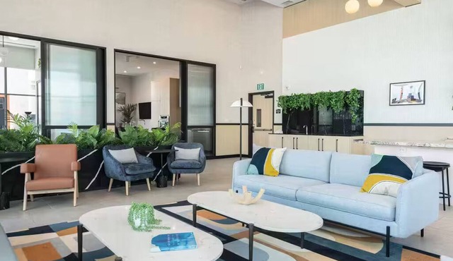 Level- Lavish One Bedroom Suite Perfect for an Extended Stay