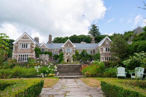 Lewtrenchard Manor