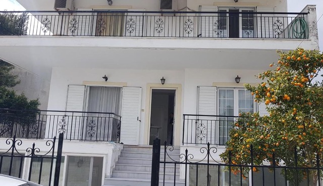 LIA HOUSE