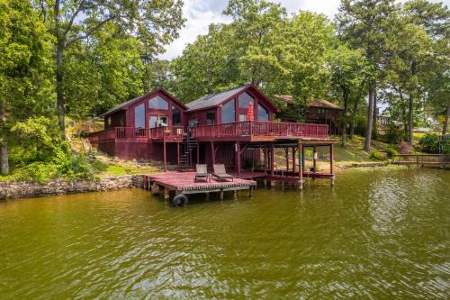 Liam’s Lodge-Peaceful Cabin Panoramic Lake Views