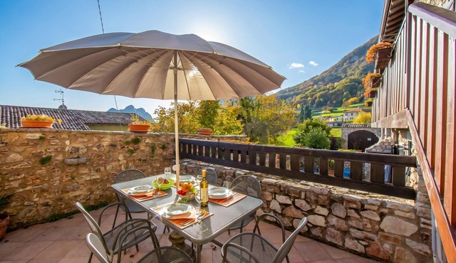 Liano Orchidea-Private Terrace & park, Gargnano, Italy