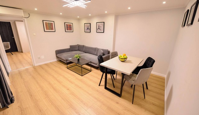 Libra Apartment - Two Bedrooms - 5 Guests - Next To Cismigiu Gardens