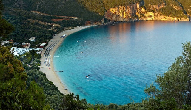 Lichnos Beach Hotel & Suites