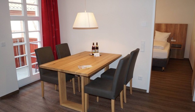 Licht-durchflutete Ferienwohnung (45qm) mit Balkon und separater Küche