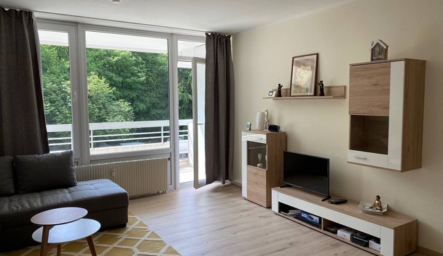 Lichtdurchflutetes Apartment mit Blick ins Grüne