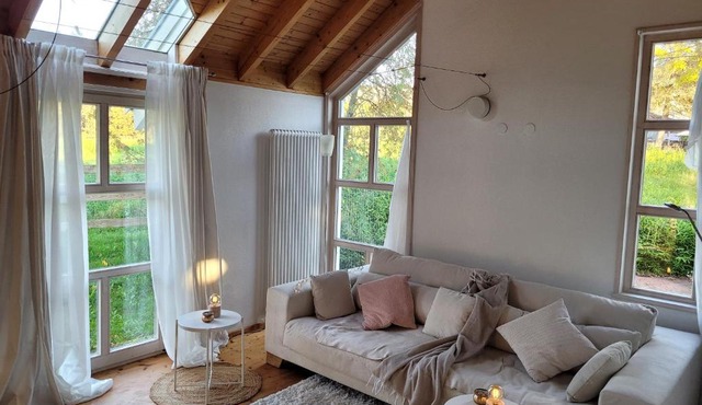 lichtdurchflutetes Architektenhaus mit 3 Schlafzimmern und Garten