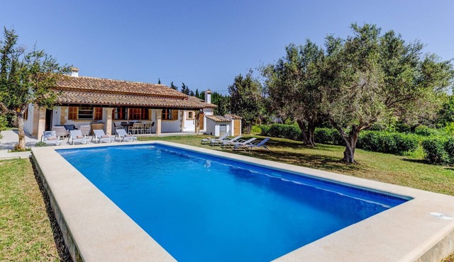 Lidia for 8 people with swimming pool