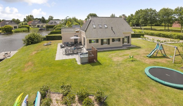 Lieskehuis Wellness de Luxe 10+2 by Interhome
