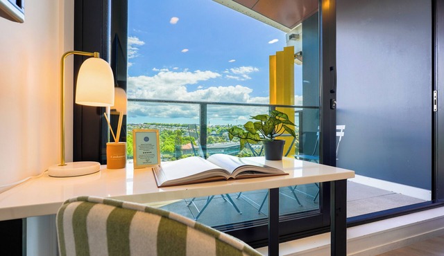 Light-Filled Studio with Lovely Ponsonby Views