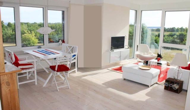 Light-flooded apartment with private sauna! Beach walking distance, with dog!