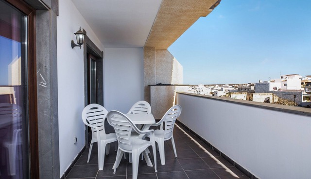 Light-Flooded Apartment “2 Dormitorios” with Terrace & Shared Pool