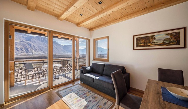 Light-Flooded Apartment "2 Weger" with Panoramic Mountain View, Wi-Fi & Balcony