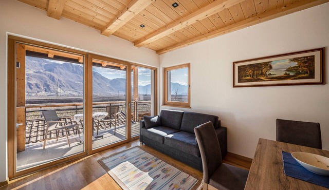 Light-Flooded Apartment "2 Weger" with Panoramic Mountain View, Wi-Fi & Balcony