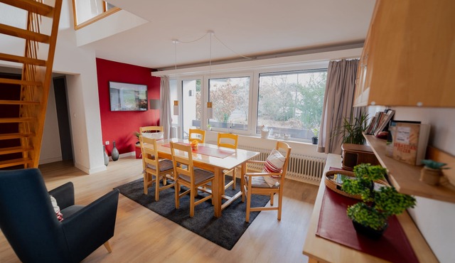 Light-flooded architect house in a quiet location FeWo "Red"