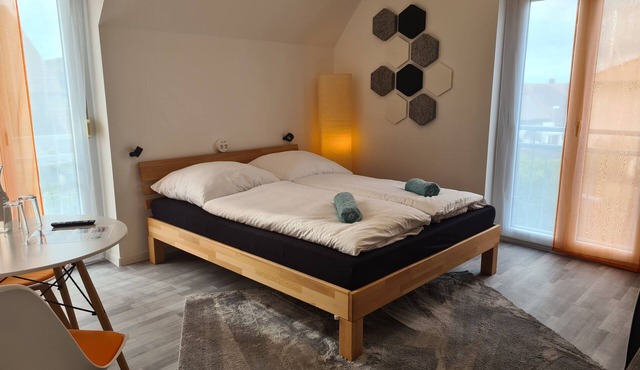 Light-flooded guest room - Mainwiesen