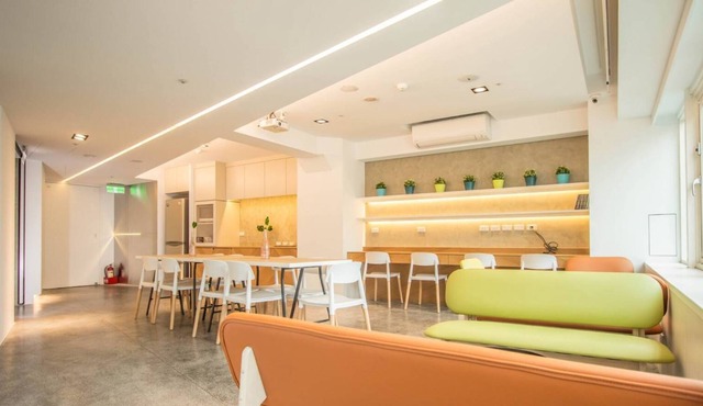 LIGHT INN - Hostel