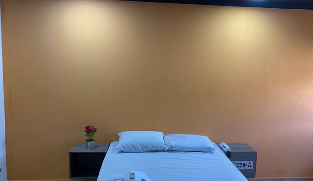 Light Motel