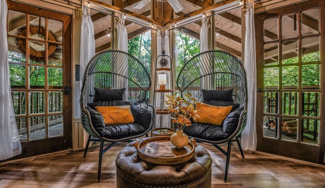 Light'n Bug Bungalow 1 Bedroom Cabin by RedAwning
