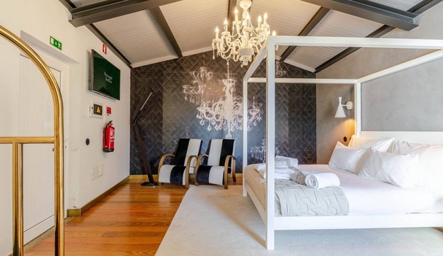 Light Room at Mill Retreat by Portugal Active