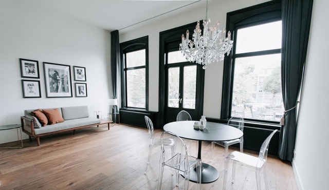 Light, spacious apartment next to city center
