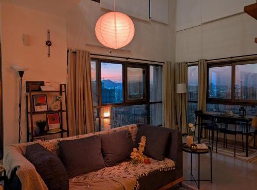 LightHouse - A Cozy Duplex 1 min from Qubix