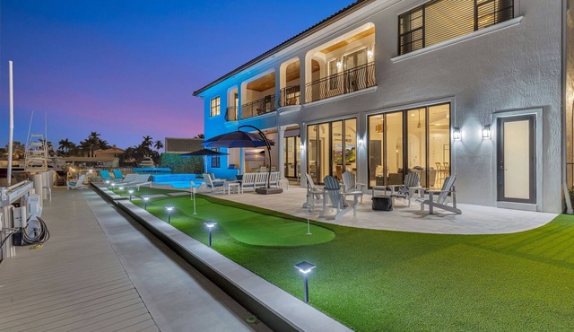 Lighthouse Beacon Breeze Mansion 90ft waterfront, heated pool, hot tub and more!